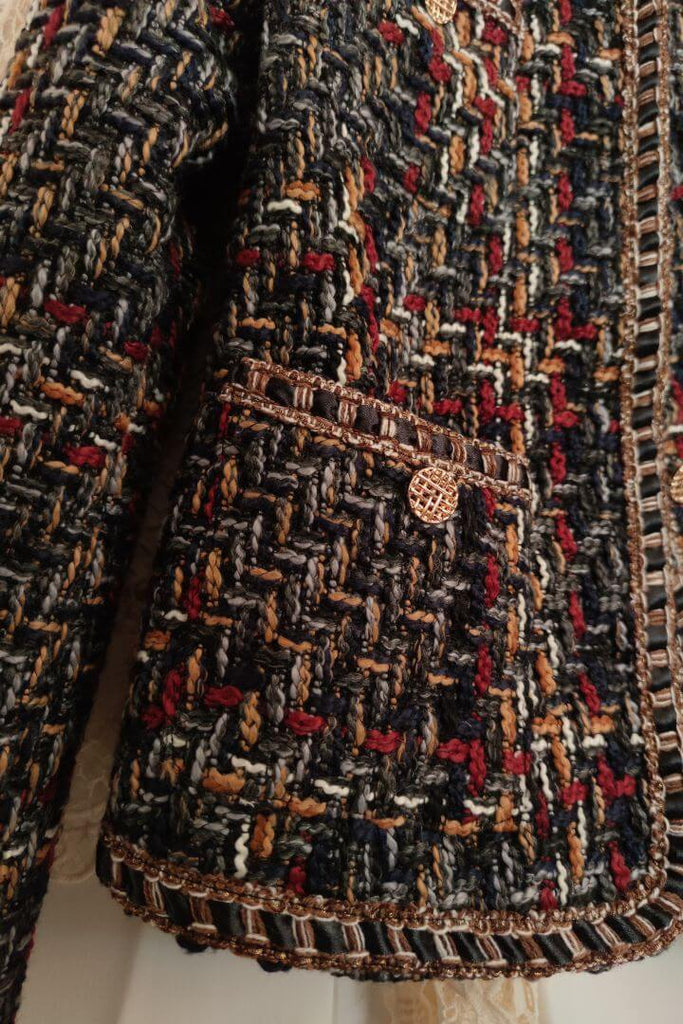 Elegáns Chanel fazonú selyembéléses kabátka - Katris